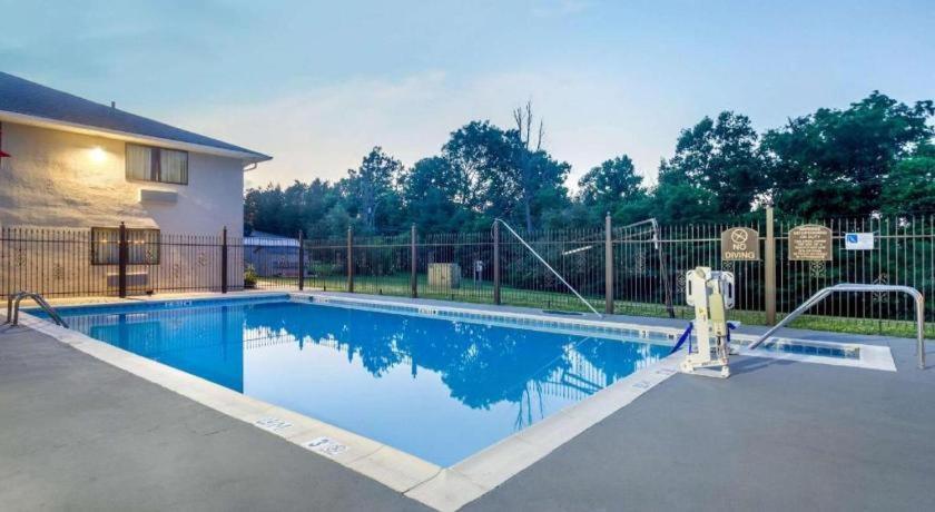Quality Inn Данвил Екстериор снимка