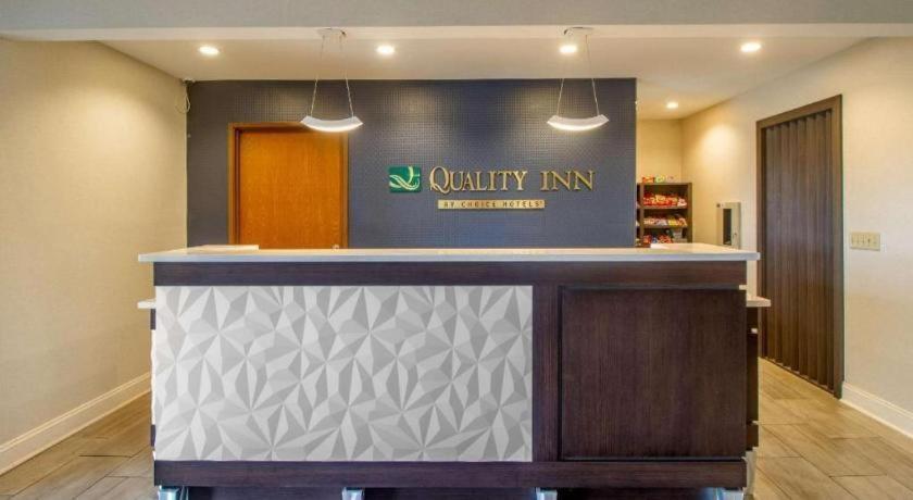 Quality Inn Данвил Екстериор снимка